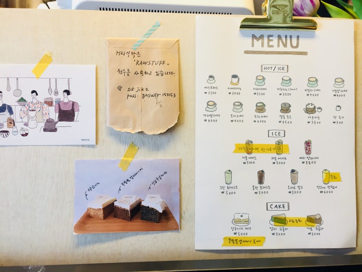 レジ横のメニューには絵が描いてあります