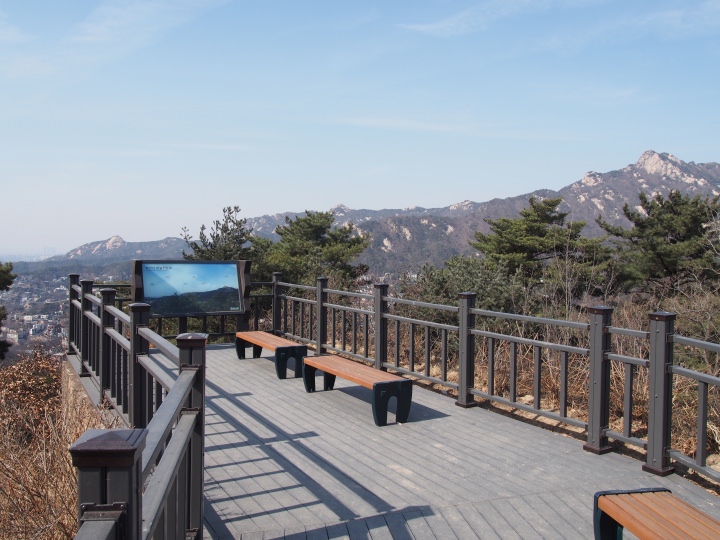 橋を渡ると、「ハヌル展望台」がある。