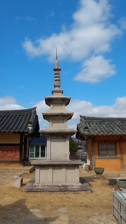 道すがら、寺院が多くて誘惑が多くて寄り道が多くなります。