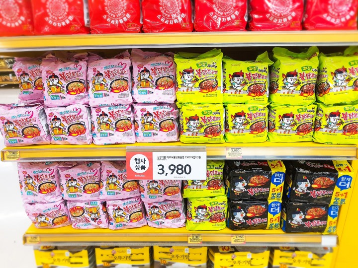 韓国で大人気のブルタッポックンミョン