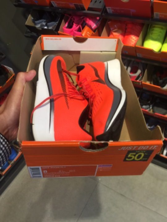 ラスト赤27.5は約７９００円　　26~27沢山あった