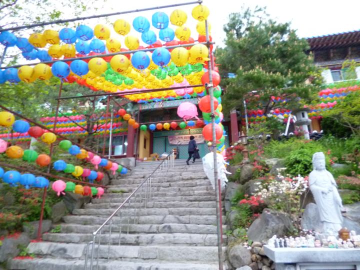 灯篭で大きなお寺の様子の写真が撮れませんでした。