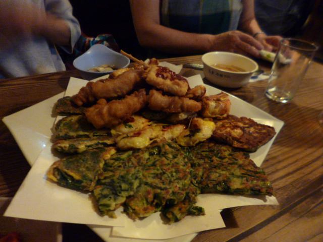 買った品は温めて持ってきてくれます