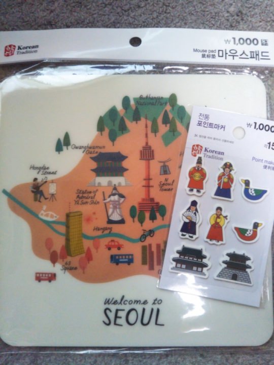 釜山でソウルのマウスパッドを…。