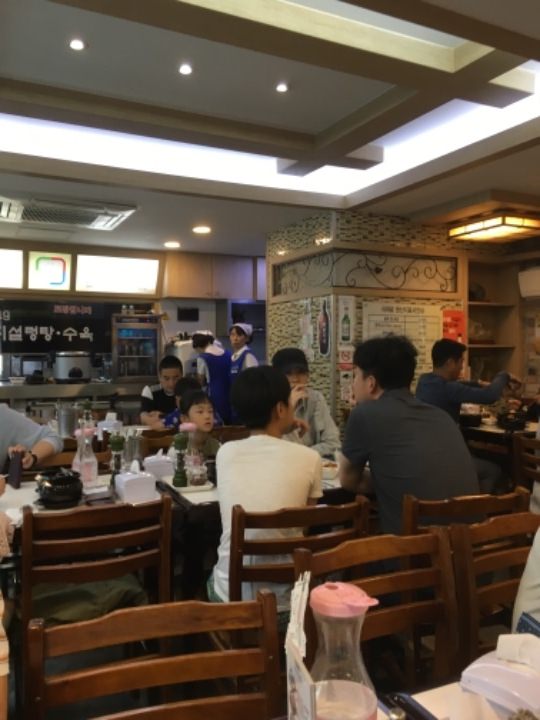 混んでました。