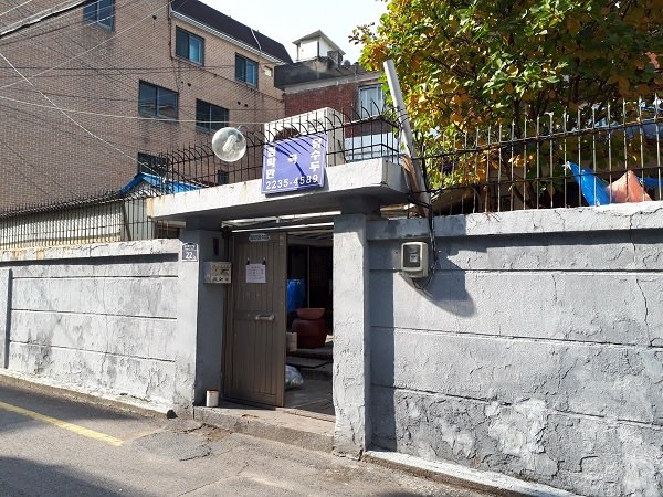 お店の外観。どう見ても一般住宅（笑）
