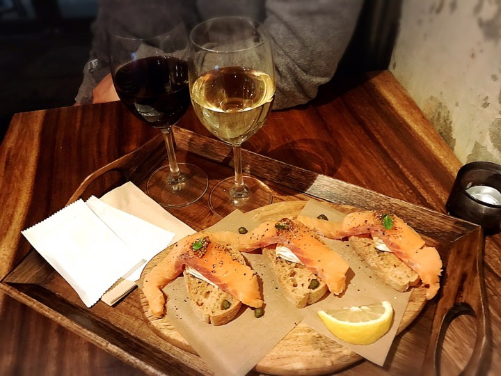 タパスとワイン