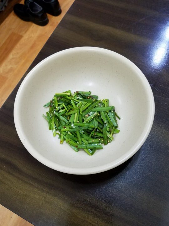 プチュムチム♪ (ニラの和え物)