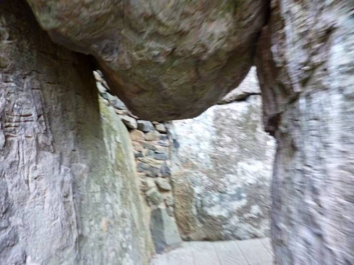 ひえ～っ、落っこちないのかなあ…