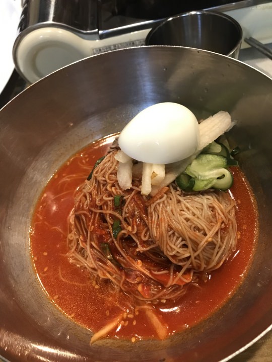 ピビン冷麺 普通に辛いです