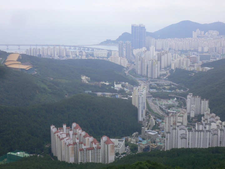 同眺め。曇っているのが残念。梅雨時だからしかたない。