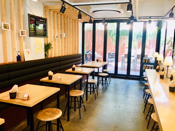 すっきりした店内。