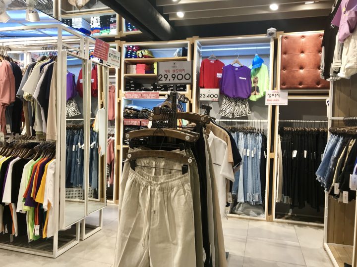 TOMATO LIBRARY 江南店｜江南駅・三成(COEX)(ソウル)の