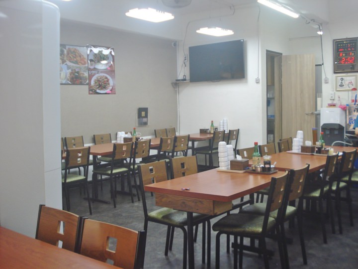 お店の内観(入口側から撮影)