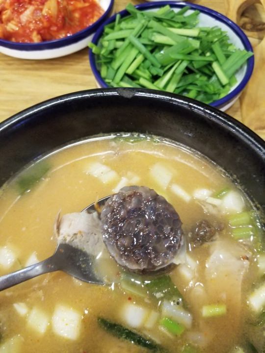 スンデは黒いの1種類だったかと