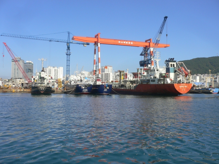 船舶修理工場。