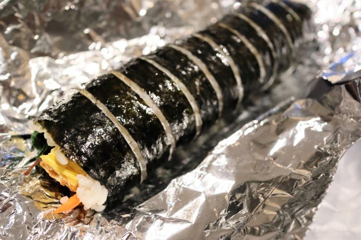 アルミホイルに包まれた、スタンダードなキンパッ。