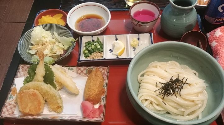 ざるぶっかけうどん定食12000ウォン