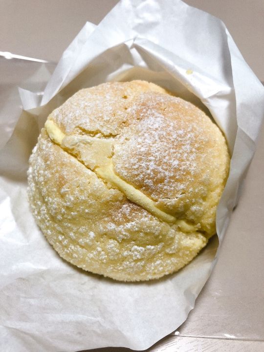 クリームメロンパン