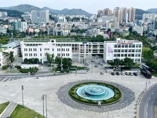 thumb_c56317ba5aa8572cedaf336d