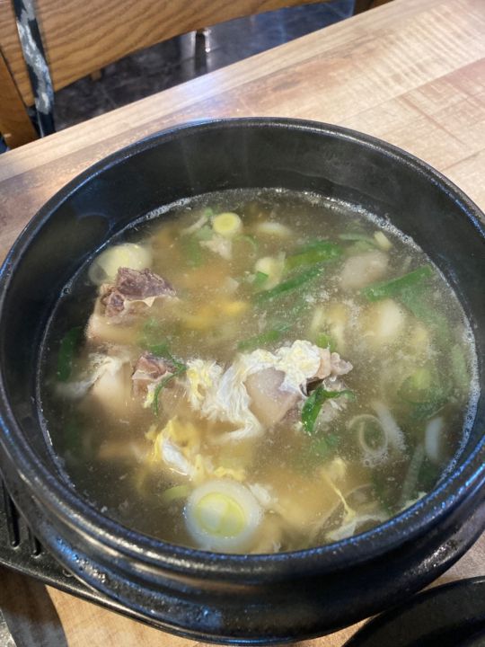 カルビタン スープに沈んでいますが、カルビ肉が結構入っています