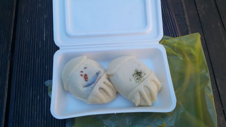 市場で売られていたイカマンです。