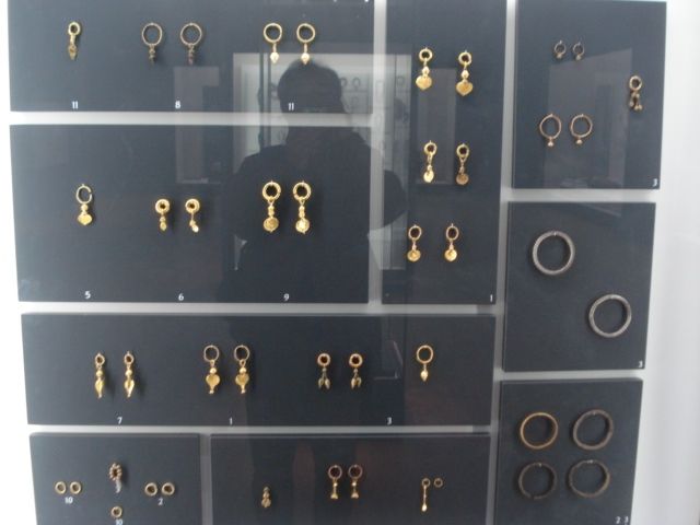 金細工には興味惹かれます