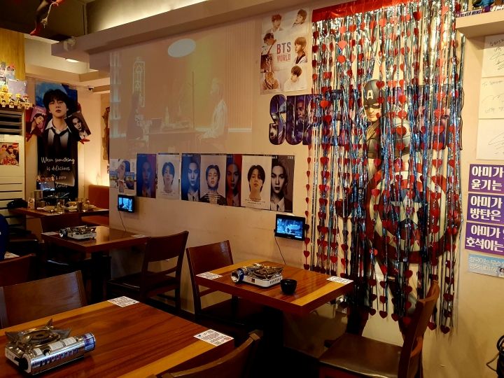 各テーブルにカセットコンロ