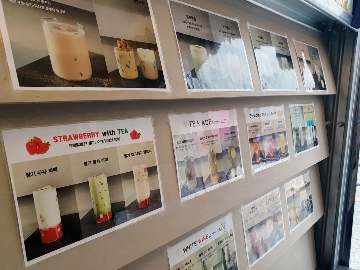 お茶以外のメニューも、いろいろあります