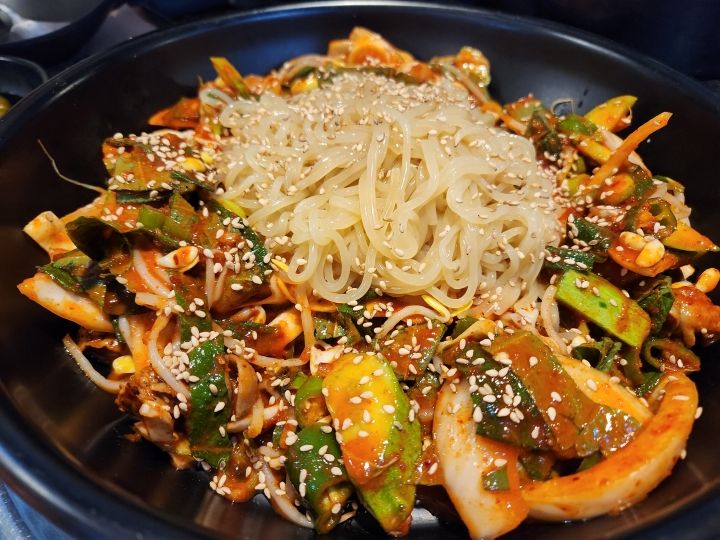 チョルミョンと食べるコルベンイ