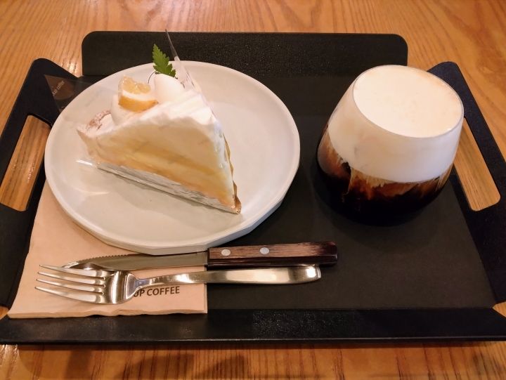 ヘスヨムコーヒーとレモンタルト