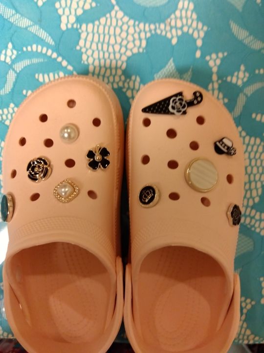 サンダルに付けてみました