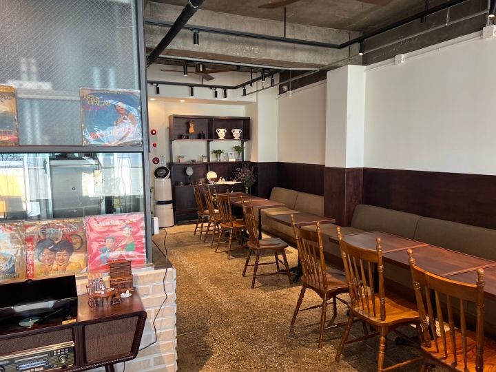 午前中に行ったら空いています。