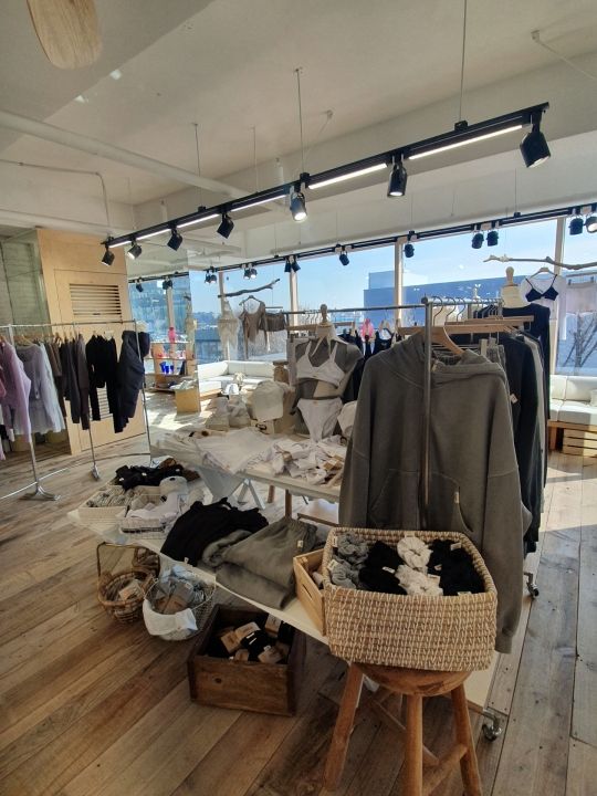 GLOWNY 韓国大人気 GLOWNY｜梨泰院・漢南洞(ソウル)のショッピング店｜韓国旅行