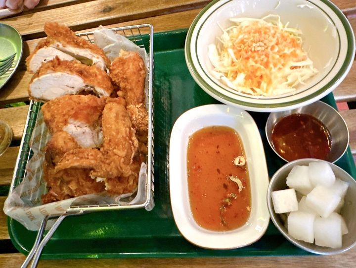 オヌルトンタッ 新村直営店｜新村・梨大(ソウル)のグルメ・レストラン