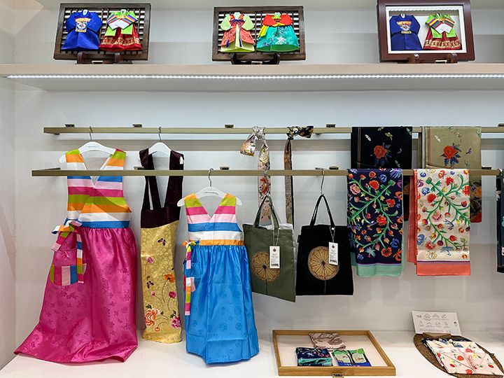 S205 戦前 韓国 古写真 希少【 ガラス写真／朝鮮・仁川・日本公使館 】ガラス絵 風景 資料　サイズ（約）8 cm × 8 cm 絵葉書に写された朝鮮・京城（韓国）1⁄2戦前絵葉書コレクション