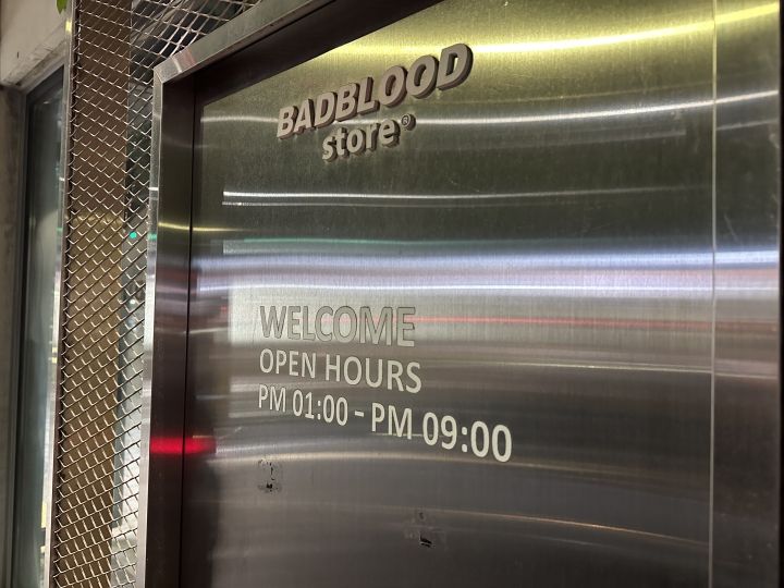 BADBLOOD｜弘大(ソウル)のショッピング店｜韓国旅行「コネスト」
