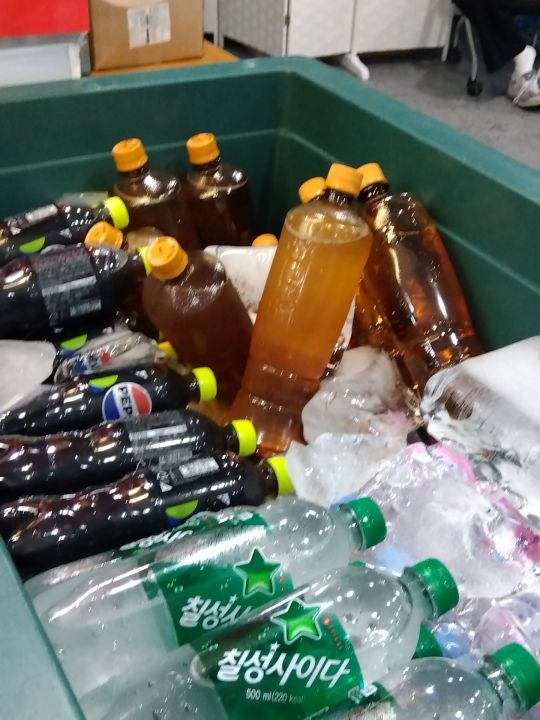 氷で冷やされています