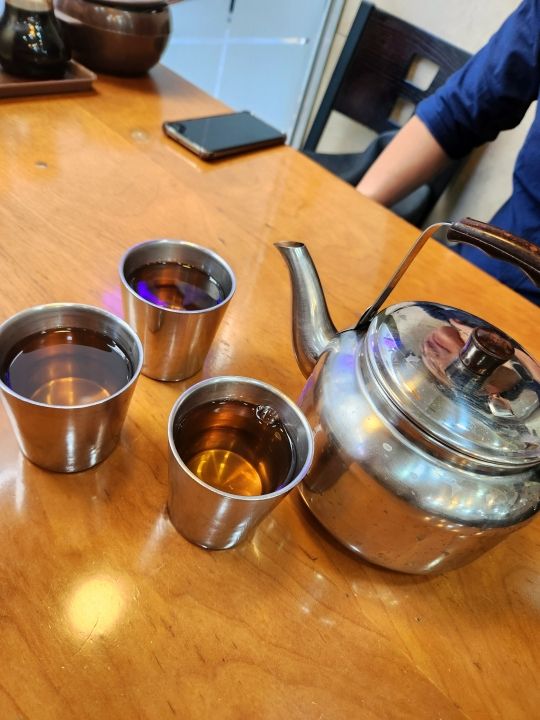 前菜は温かいスープを