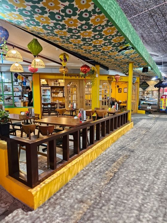 近くの飲食店　人気です。