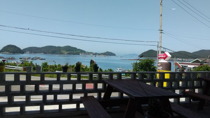 店外ベンチ