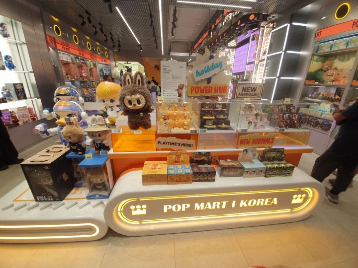 LABUBU popmart 韓国 ポップマート明洞店 POP MART 明洞店｜明洞(ソウル)のショッピング店｜韓国旅行