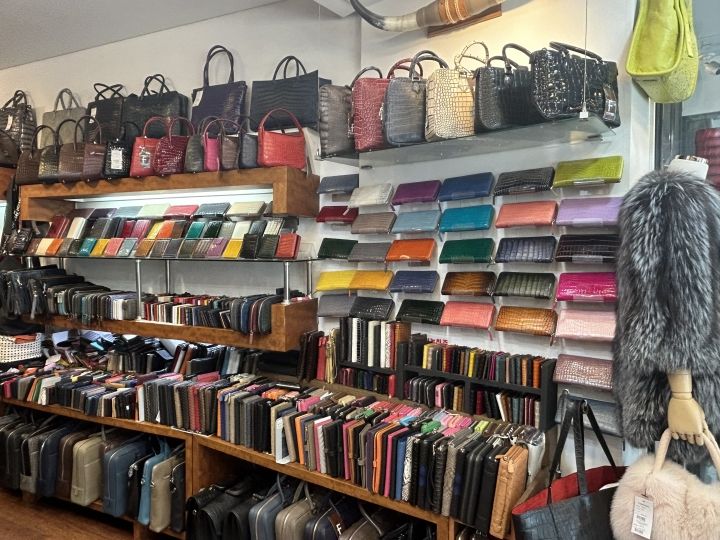 ワニ革の財布もとても素敵でした！