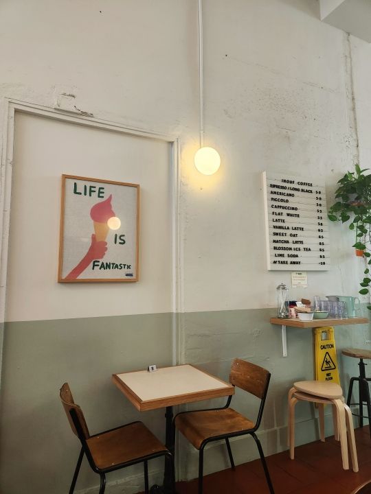 店内:このアートが欲しい笑