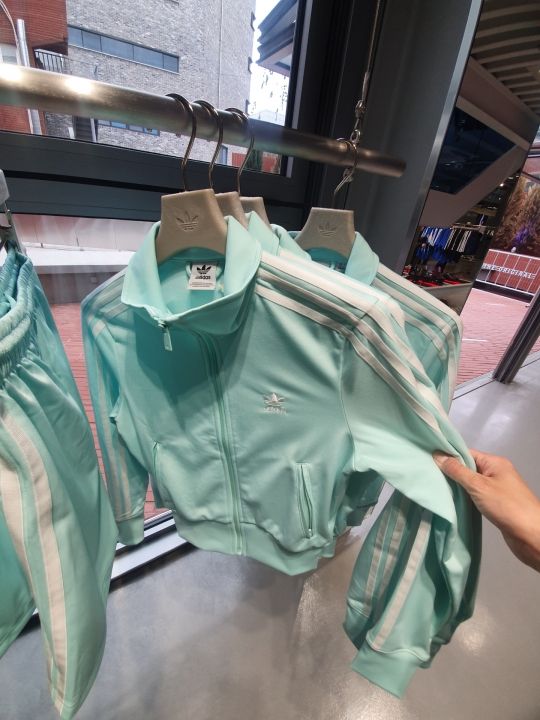 新品⛳️アディダス L 上下セット 韓国ゴルフ旬色　ミントグラデ❤️映えフリル　着痩 adidas ORIGINALS フラグシップ聖水｜聖水洞・ソウルの森(ソウル)の