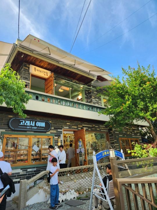 外観 ※お店は建物の2階