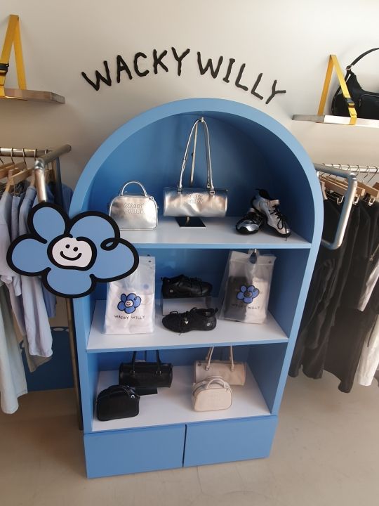 wacky willy 弘大フラグシップストア｜弘大(ソウル)のショッピング店