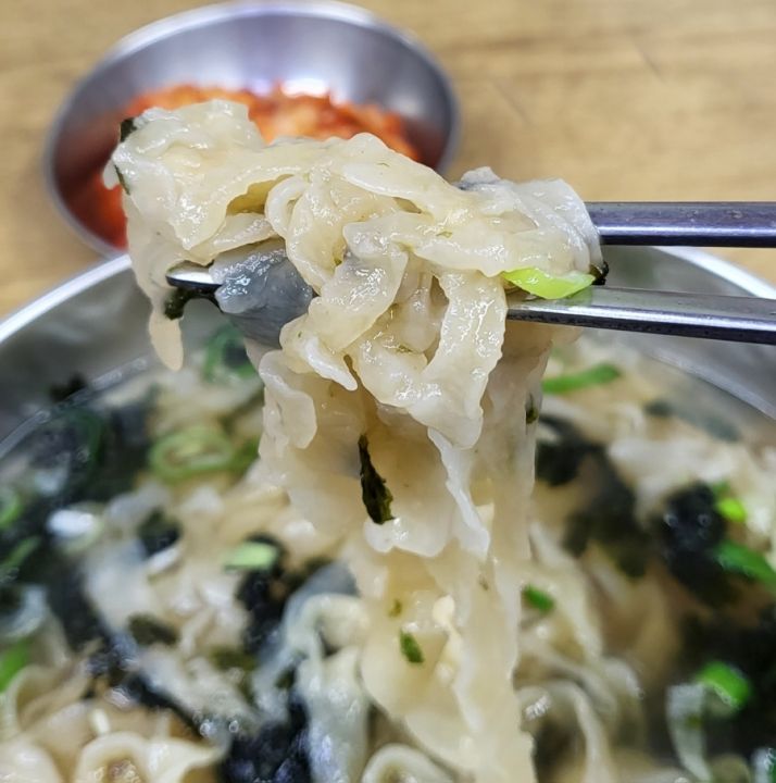 ハラボジカルグクス｜東大門(ソウル)のグルメ・レストラン｜韓国旅行