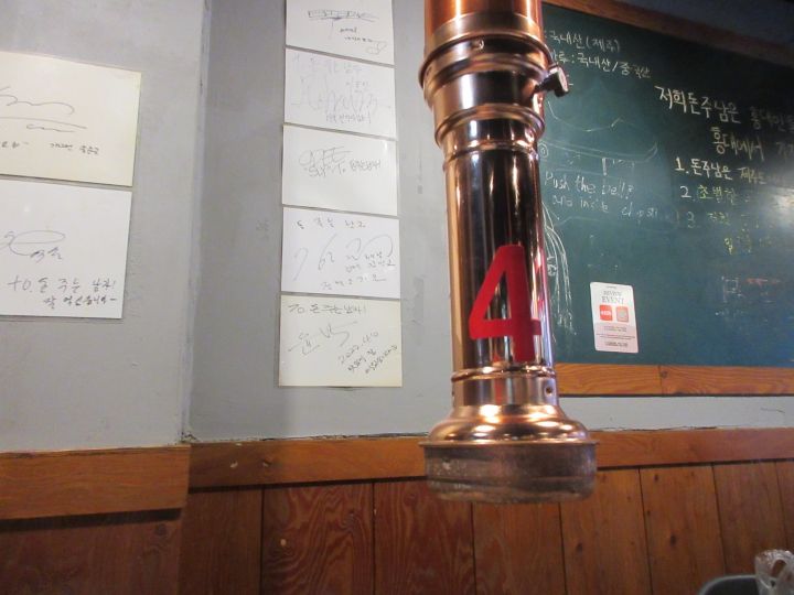 煙を吸ってくれるやつがついてるので店内は煙たくない