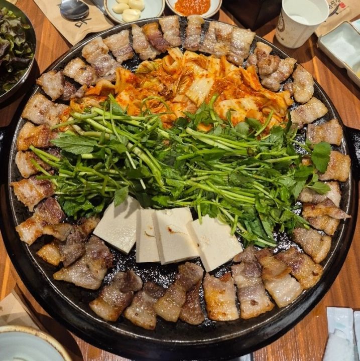 ムセキムチサムギョプ 三成店｜江南駅・三成(COEX)(ソウル)のグルメ